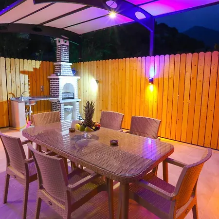 Hueseyin Вилла Каш