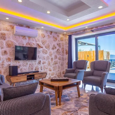 Hueseyin Вилла Каш